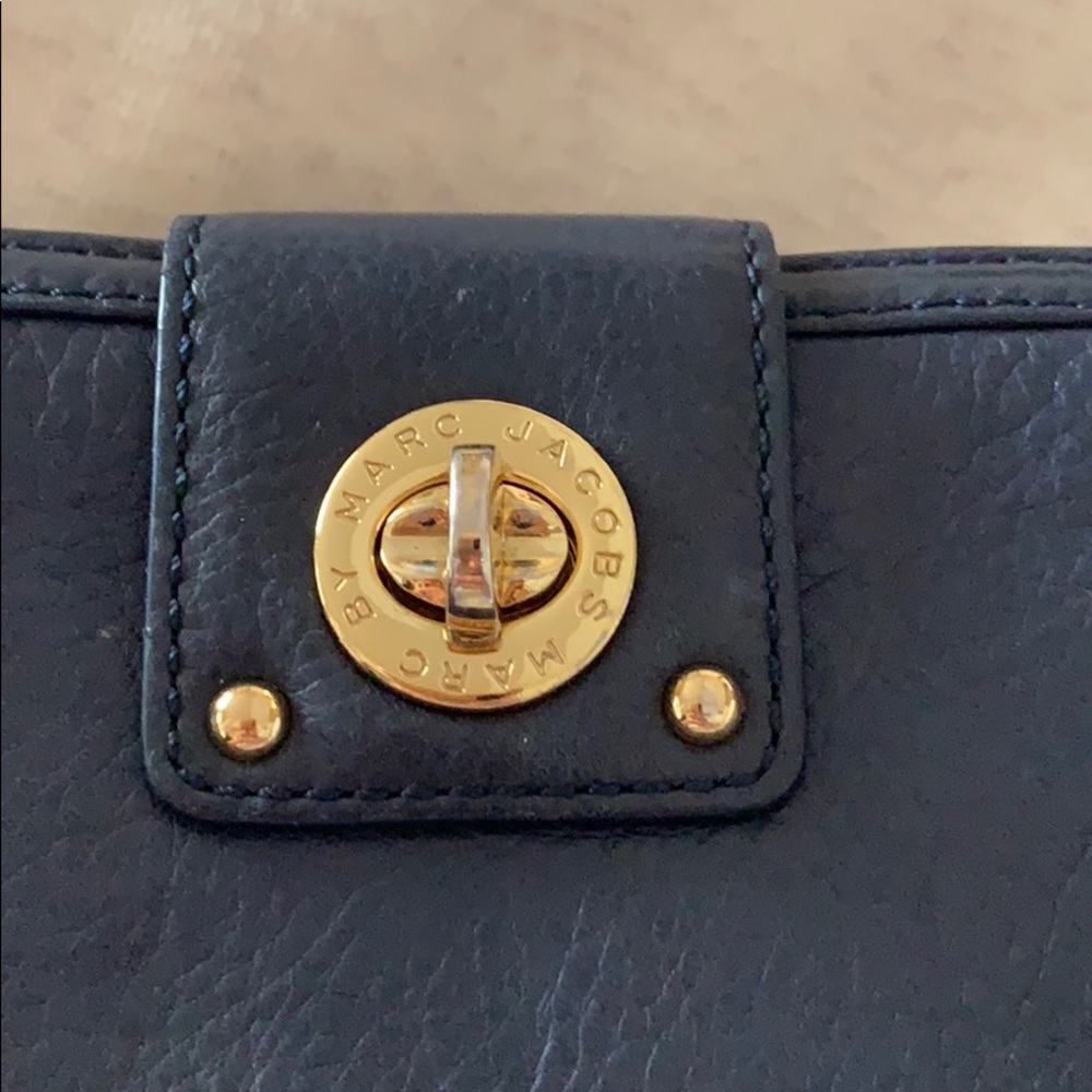 Marc Jacobs wallet in navy - Picture 2 of 6